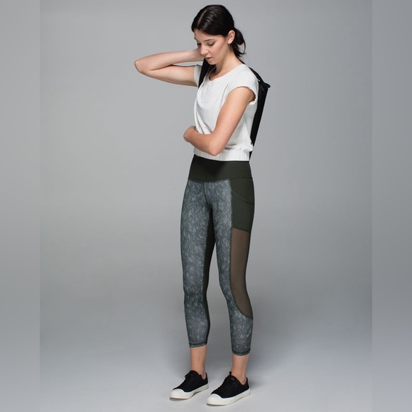 Lululemon High Times Pant Luxtreme (Mesh) - Jazzy White Gator Green 2 - Picture 1 of 11